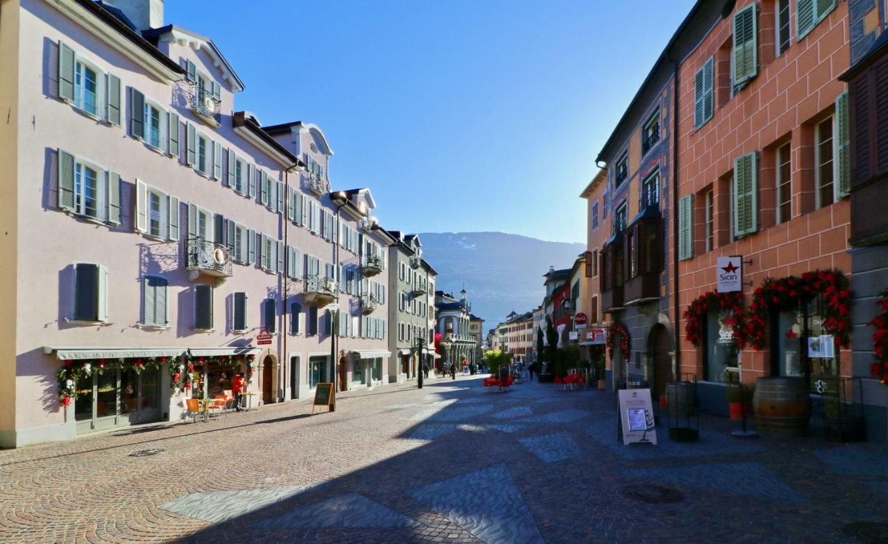 Charmant Appartement Au Coeur De Sion Exterior foto