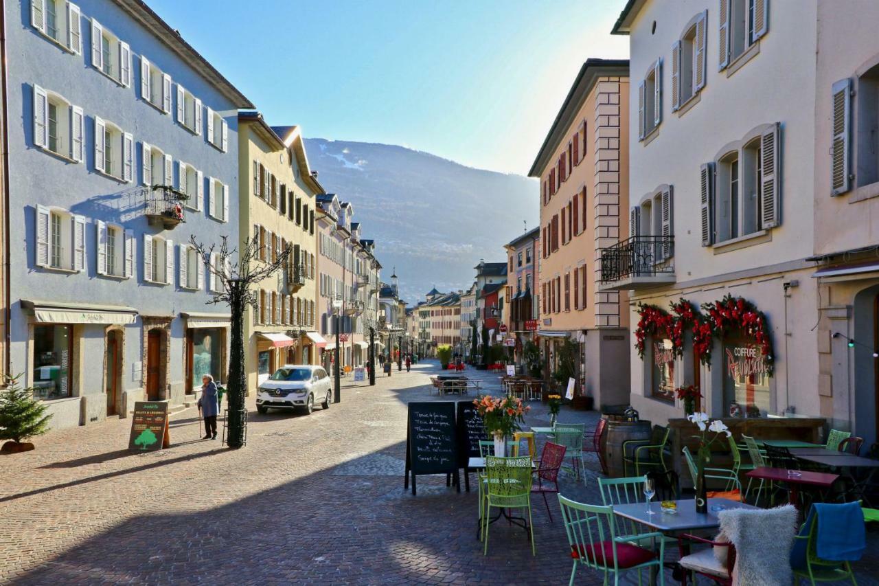 Charmant Appartement Au Coeur De Sion Exterior foto